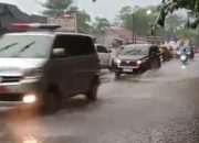 Pedagang Rugi Gegara Banjir, Pemerintah Didesak Evaluasi Drainase Pusat Kota