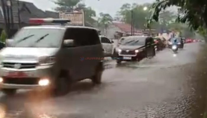 Pedagang Rugi Gegara Banjir, Pemerintah Didesak Evaluasi Drainase Pusat Kota