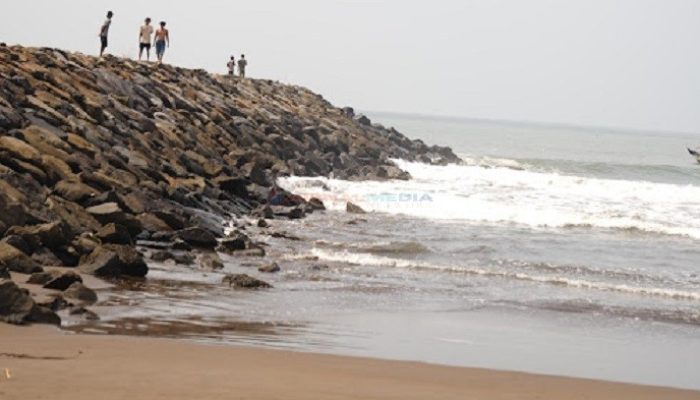 Ombak Tinggi Seret Dua Bocah di Pantai Pangandaran, Satu Hilang