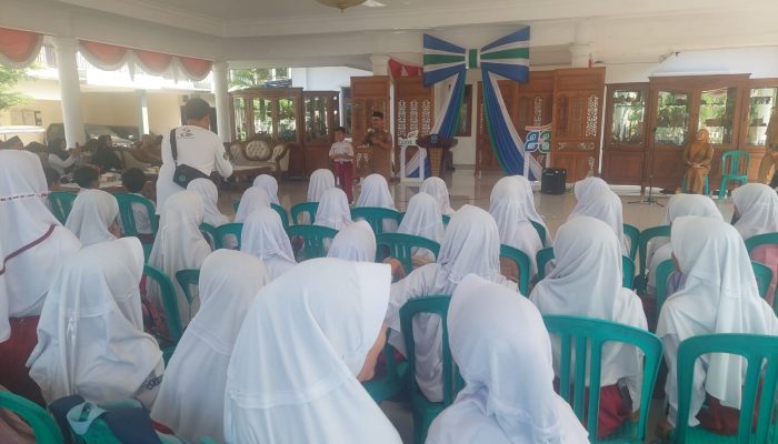 Ratusan Pelajar MI Banjar 2 Datangi Pendopo. Ini yang Dibahas