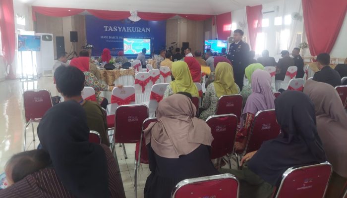 Lapas Banjar Salurkan Bantuan Sosial di Hari Bakti Pemasyarakatan ke-62