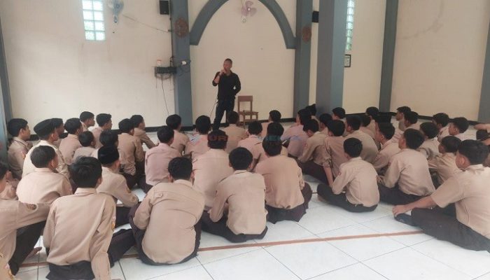 Motivator Masuk Kelas, Siswa Diajak Pikir Ulang Arti Sukses