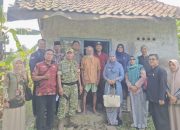 Camat Langensari Datangi Lansia Sebatang Kara, Momen Haru Tak Terbendung