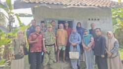 Camat Langensari Datangi Lansia Sebatang Kara, Momen Haru Tak Terbendung