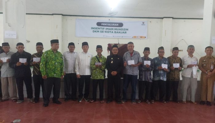 Baznas Kota Banjar Salurkan Insentif bagi 343 Pengurus DKM, Imam, dan Muadzin