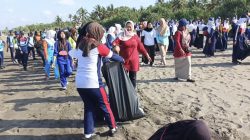 Ribuan Pelajar Serbu Pantai Pangandaran, Bukan untuk Wisata tapi Bersihkan Sampah