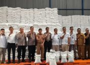 Cegah Persoalan Saat Dibagikan, Bulog Periksa Berat dan Kualitas Beras Bantuan