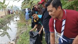 Sampah Menumpuk dan Ancam Persawahan, Warga Pangandaran-Ciamis Turun Tangan